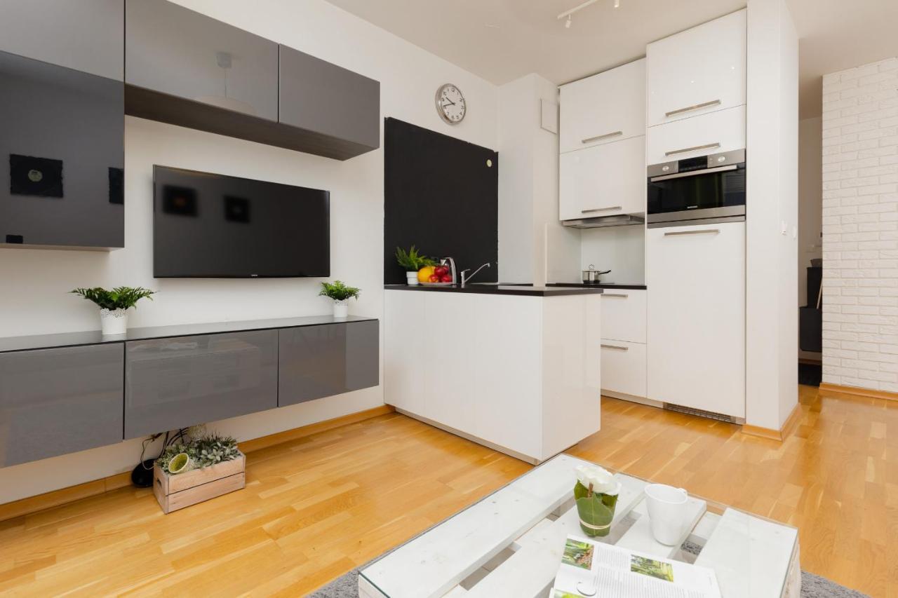 Warsaw Bemowo Modern Apartment Dywizjonu 303 By Noclegi Renters Buitenkant foto